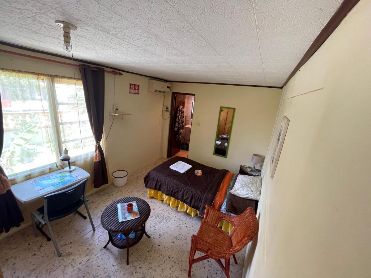 Aruba Backpackers Apartment Ораниестад Екстериор снимка